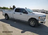 ✅ 2023 Ram 2500 Big Horn • VIN: 3C6UR5JL9PG600980 • Lot: 62123945. Wystawiony na Copart z przebiegiem 2 545 mil. Bezpłatny archiwum sprzedaży aukcyjnych z USA i szczegółowy raport historii pojazdu na DreamBid. Zdjęcie 4.