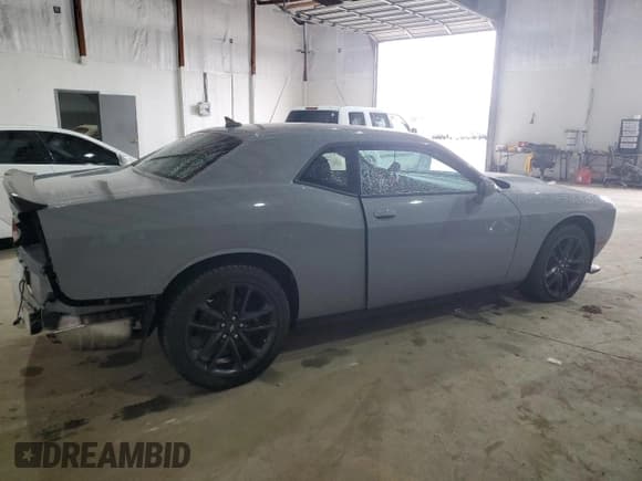 ✅ 2022 Dodge Challenger GT • VIN: 2C3CDZKG8NH175734 • Lot: 43253623. Wystawiony na Copart z przebiegiem 6 137 mil. Bezpłatny archiwum sprzedaży aukcyjnych z USA i szczegółowy raport historii pojazdu na DreamBid. Zdjęcie 3.