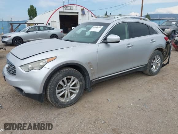 ✅ 2009 Infiniti FX • VIN: JNRAS18W69M151556 • Lot: 43155740. Wystawiony na IAAI z przebiegiem 215 523 mil. Bezpłatny archiwum sprzedaży aukcyjnych z USA i szczegółowy raport historii pojazdu na DreamBid. Zdjęcie 18.