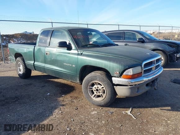 ✅ 2000 Dodge Dakota • VIN: 1B7GL22X5YS662653 • Lot: 41297493. Wystawiony na IAAI z przebiegiem 260 328 mil. Bezpłatny archiwum sprzedaży aukcyjnych z USA i szczegółowy raport historii pojazdu na DreamBid. Zdjęcie 1.