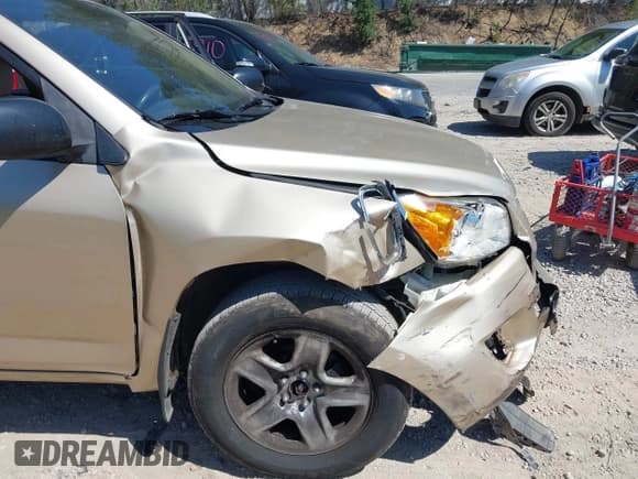 ✅ 2010 Toyota RAV4 • VIN: JTMBF4DV0AD023616 • Lot: 43211832. Wystawiony na IAAI z przebiegiem 130 211 mil. Bezpłatny archiwum sprzedaży aukcyjnych z USA i szczegółowy raport historii pojazdu na DreamBid. Zdjęcie 6.