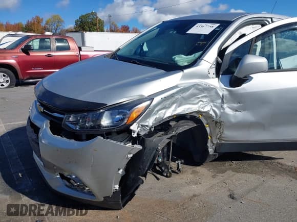 ✅ 2021 Chevrolet Trax LS • VIN: KL7CJKSB1MB303963 • Lot: 43567758. Listed on IAAI with 79,555 mi. Free auction sales archive from the USA and detailed vehicle history report at DreamBid. Image 6.