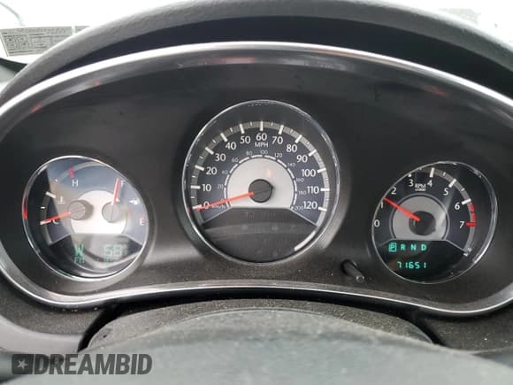 ✅ 2014 Chrysler 200 Touring • VIN: 1C3BCBEBXEN158334 • Лот: 71459264. Опубликован ранее на Copart с пробегом 71 651 миль. Бесплатный доступ к архиву аукционных продаж из США и подробный отчёт об истории автомобиля на DreamBid. Изображение 9.