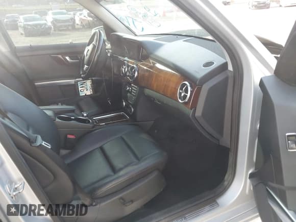 ✅ 2013 Mercedes-Benz GLK 350 • VIN: WDCGG8JB0DG072946 • Лот: 43253488. Опубликован ранее на IAAI с пробегом 161 265 миль. Бесплатный доступ к архиву аукционных продаж из США и подробный отчёт об истории автомобиля на DreamBid. Изображение 5.