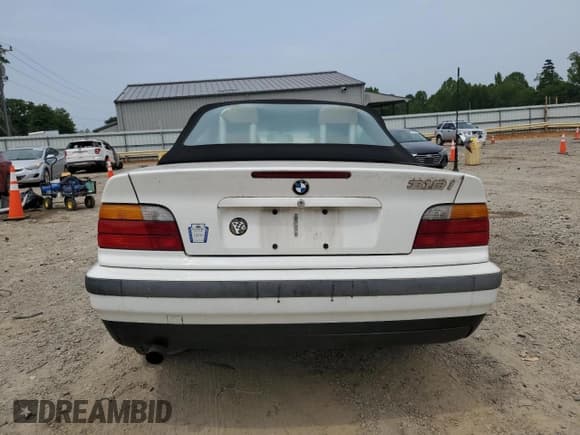 ✅ 1995 BMW 3 Series 318i • VIN: WBABK6325SED17541 • Лот: 60915765. Опубликован ранее на Copart с пробегом 201 259 миль. Бесплатный доступ к архиву аукционных продаж из США и подробный отчёт об истории автомобиля на DreamBid. Изображение 6.