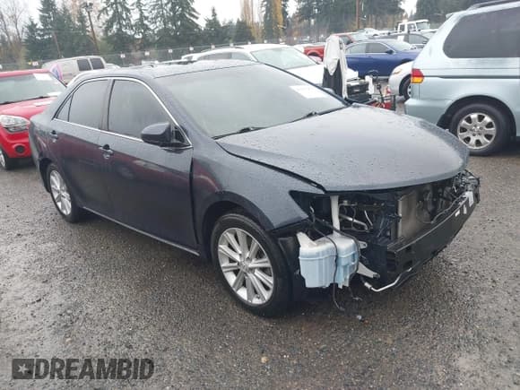 ✅ 2014 Toyota Camry SE • VIN: 4T1BK1FK6EU548193 • Lot: 43693457. Wystawiony na IAAI z przebiegiem 62 688 mil. Bezpłatny archiwum sprzedaży aukcyjnych z USA i szczegółowy raport historii pojazdu na DreamBid. Zdjęcie 1.