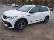 ✅ 2022 Volkswagen Tiguan SE R-Line Black • VIN: 3VV8B7AX1NM173596 • Лот: 43517735. Опубликован ранее на IAAI с пробегом 102 607 миль. Бесплатный доступ к архиву аукционных продаж из США и подробный отчёт об истории автомобиля на DreamBid. Изображение 2.