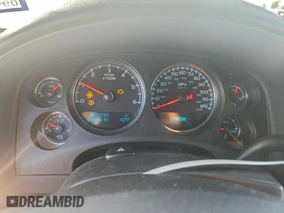 ✅ 2011 Chevrolet Suburban LT • VIN: 1GNSKJE3XBR312022 • Lot: 95252615. Listed on Copart with 192,092 mi. Free auction sales archive from the USA and detailed vehicle history report at DreamBid. Image 9.