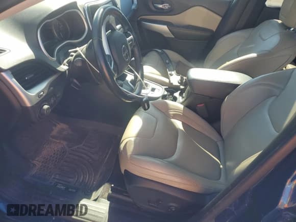 ✅ 2018 Jeep Cherokee Limited • VIN: 1C4PJMDX2JD610261 • Lot: 84236575. Wystawiony na Copart z przebiegiem 87 334 mil. Bezpłatny archiwum sprzedaży aukcyjnych z USA i szczegółowy raport historii pojazdu na DreamBid. Zdjęcie 7.