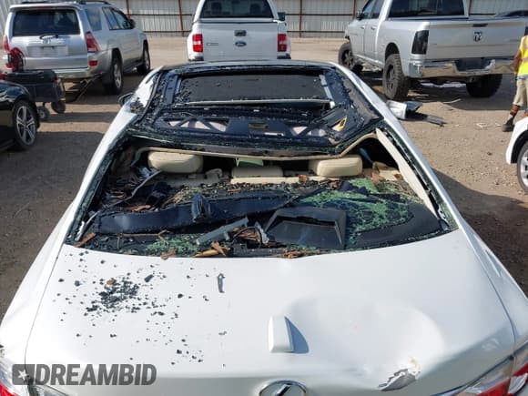 ✅ 2015 Lexus ES 330 • VIN: JTHBK1GGXF2163472 • Lot: 42564826. Wystawiony na IAAI z przebiegiem 95 487 mil. Bezpłatny archiwum sprzedaży aukcyjnych z USA i szczegółowy raport historii pojazdu na DreamBid. Zdjęcie 6.