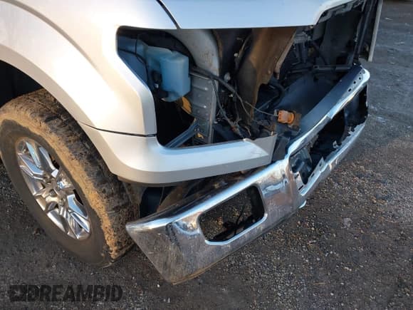 ✅ 2015 Ford F-150 Lariat • VIN: 1FTEW1EF7FFC84272 • Lot: 43809462. Listed on IAAI with 99,271 mi. Free auction sales archive from the USA and detailed vehicle history report at DreamBid. Image 18.