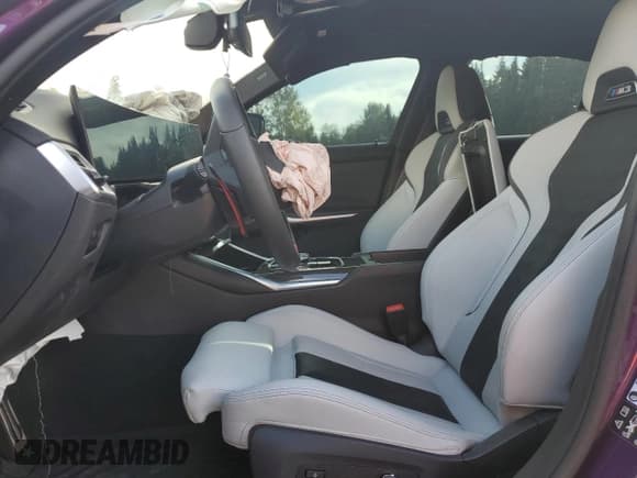 ✅ 2025 BMW M3 Competition xDrive • VIN: WBS33HJ0XSFU35120 • Lot: 86324605. Wystawiony na Copart z przebiegiem Nie podano. Bezpłatny archiwum sprzedaży aukcyjnych z USA i szczegółowy raport historii pojazdu na DreamBid. Zdjęcie 7.