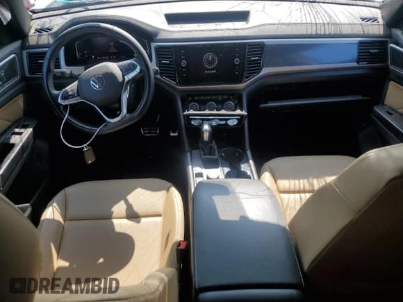 ✅ 2020 Volkswagen Atlas SEL • VIN: 1V2MC2CA7LC224599 • Лот: 58665025. Опубликован ранее на Copart с пробегом 54 612 миль. Бесплатный доступ к архиву аукционных продаж из США и подробный отчёт об истории автомобиля на DreamBid. Изображение 8.