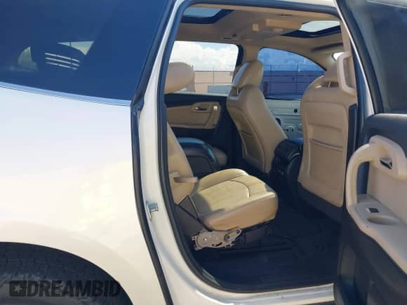 2011 Chevrolet Traverse LTZ z VIN 1GNKRLED1BJ165068, wystawiony jako IAAI lot #43274496 z przebiegiem 112 729 mil mil oraz . Historia ofert i sprzedaży dostępna na DreamBid. Obrazek 8.