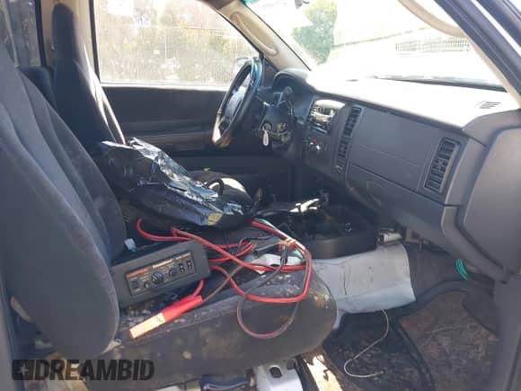 2002 Dodge Dakota with VIN 1B7FL36N32S507116, listed as a IAAI auction lot 42990993 with Not provided miles and . Bid and sale history available at DreamBid. Image 5.