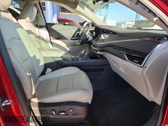 ✅ 2019 Cadillac XT4 FWD Premium Luxury • VIN: 1GYFZCR45KF171408 • Lot: 59739415. Listed on Copart with 16,775 mi. Free auction sales archive from the USA and detailed vehicle history report at DreamBid. Image 7.