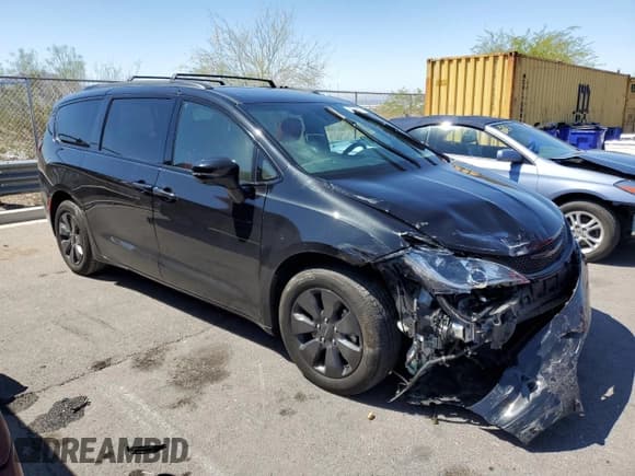 ✅ 2020 Chrysler Pacifica Hybrid Limited • VIN: 2C4RC1N79LR267416 • Lot: 56366105. Listed on Copart with 44,435 mi. Free auction sales archive from the USA and detailed vehicle history report at DreamBid. Image 4.