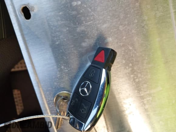 ✅ 2012 Mercedes-Benz C 250 Sport • VIN: WDDGF4HB1CR238374 • Lot: 43840696. Wystawiony na IAAI z przebiegiem 132 800 mil. Bezpłatny archiwum sprzedaży aukcyjnych z USA i szczegółowy raport historii pojazdu na DreamBid. Zdjęcie 11.