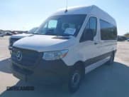 ✅ 2025 Mercedes-Benz Sprinter Passenger • VIN: W1Z4KFHY3SP761664 • Lot: 43704242. Wystawiony na IAAI z przebiegiem 6 409 mil. Bezpłatny archiwum sprzedaży aukcyjnych z USA i szczegółowy raport historii pojazdu na DreamBid. Zdjęcie 17.