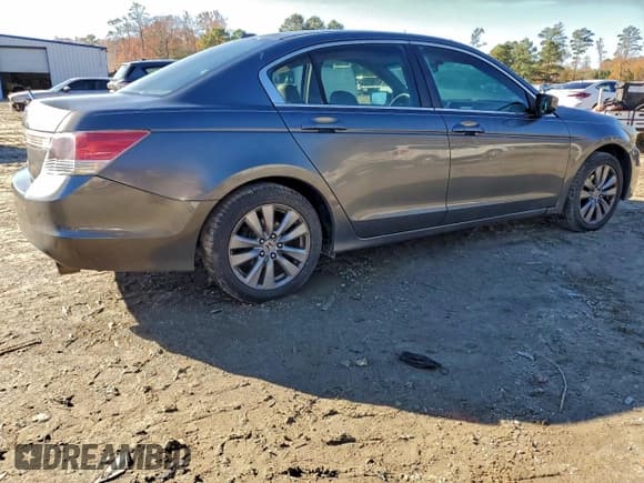 ✅ 2012 Honda Accord EX-L • VIN: 1HGCP2F84CA151196 • Lot: 93083175. Wystawiony na Copart z przebiegiem 232 906 mil. Bezpłatny archiwum sprzedaży aukcyjnych z USA i szczegółowy raport historii pojazdu na DreamBid. Zdjęcie 3.