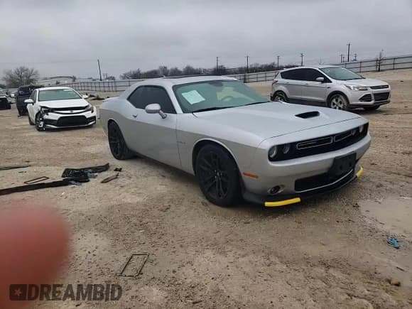 ✅ 2021 Dodge Challenger R/T • VIN: 2C3CDZBT1MH601601 • Lot: 39431493. Wystawiony na Copart z przebiegiem 19 148 mil. Bezpłatny archiwum sprzedaży aukcyjnych z USA i szczegółowy raport historii pojazdu na DreamBid. Zdjęcie 11.