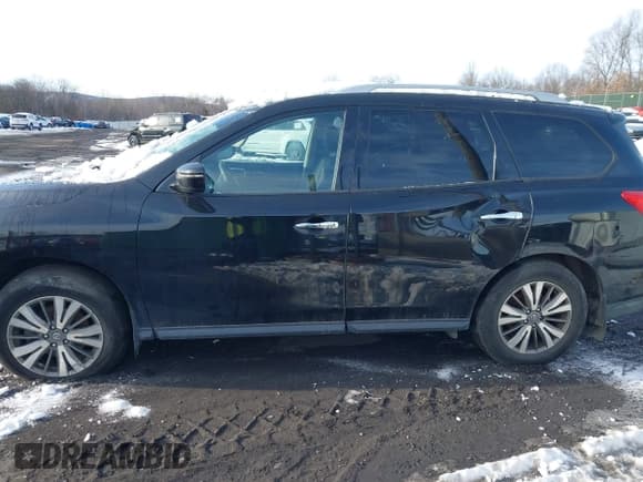✅ 2019 Nissan Pathfinder SV • VIN: 5N1DR2MM9KC652760 • Lot: 43879616. Wystawiony na IAAI z przebiegiem 102 389 mil. Bezpłatny archiwum sprzedaży aukcyjnych z USA i szczegółowy raport historii pojazdu na DreamBid. Zdjęcie 14.