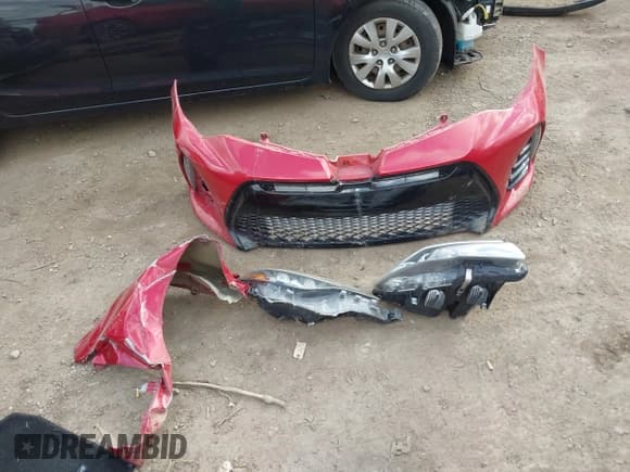 ✅ 2018 Toyota Corolla SE • VIN: 5YFBURHE1JP794967 • Lot: 43612623. Listed on IAAI with 110,191 mi. Free auction sales archive from the USA and detailed vehicle history report at DreamBid. Image 12.