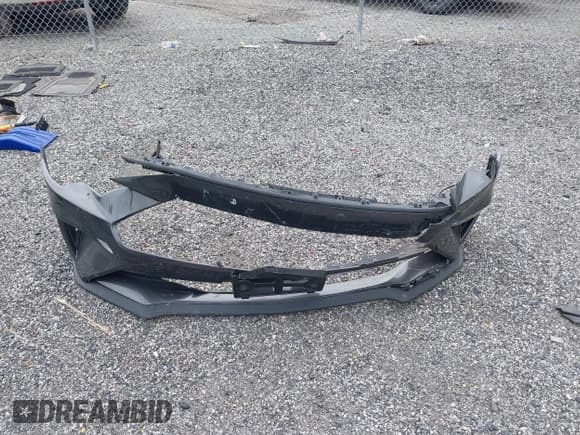 ✅ 2019 Ford Mustang GT • VIN: 1FA6P8CF7K5160974 • Lot: 43557577. Wystawiony na IAAI z przebiegiem 64 432 mil. Bezpłatny archiwum sprzedaży aukcyjnych z USA i szczegółowy raport historii pojazdu na DreamBid. Zdjęcie 12.