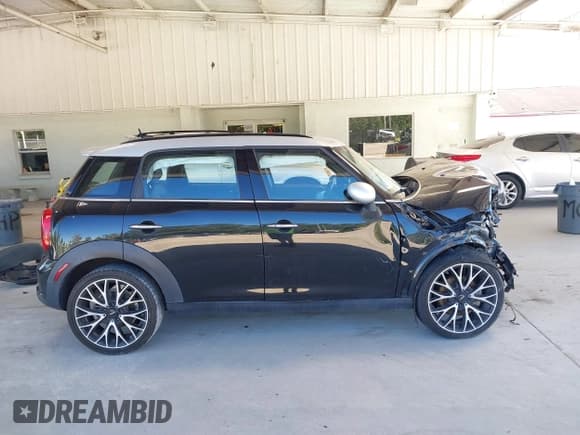 ✅ 2016 MINI Countryman S • VIN: WMWZC3C55GWT10964 • Lot: 43447144. Listed on IAAI with 97,145 mi. Free auction sales archive from the USA and detailed vehicle history report at DreamBid. Image 13.