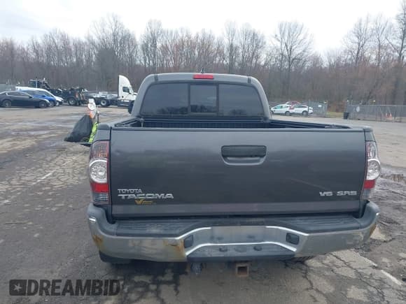 ✅ 2012 Toyota Tacoma • VIN: 3TMMU4FN3CM049002 • Lot: 41958174. Listed on IAAI with 164,337 mi. Free auction sales archive from the USA and detailed vehicle history report at DreamBid. Image 16.