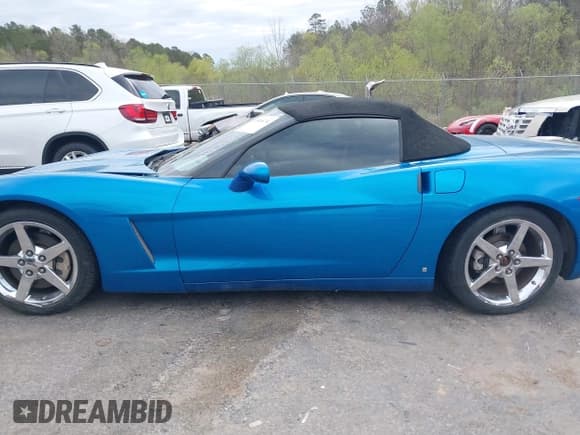 ✅ 2008 Chevrolet Corvette • VIN: 1G1YY36W185118865 • Lot: 41840624. Wystawiony na IAAI z przebiegiem 99 012 mil. Bezpłatny archiwum sprzedaży aukcyjnych z USA i szczegółowy raport historii pojazdu na DreamBid. Zdjęcie 14.