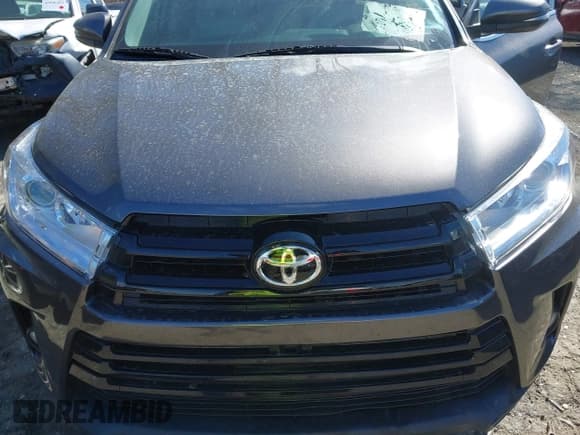 ✅ 2018 Toyota Highlander LE • VIN: 5TDZZRFH1JS278483 • Lot: 41846565. Wystawiony na IAAI z przebiegiem 59 849 mil. Bezpłatny archiwum sprzedaży aukcyjnych z USA i szczegółowy raport historii pojazdu na DreamBid. Zdjęcie 6.