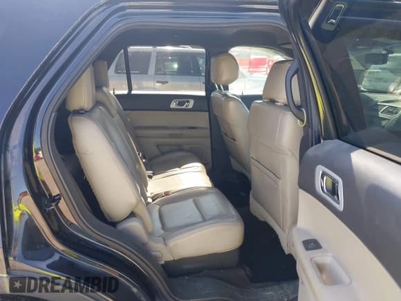 ✅ 2012 Ford Explorer XLT • VIN: 1FMHK7D89CGA50585 • Lot: 42387923. Wystawiony na IAAI z przebiegiem 177 766 mil. Bezpłatny archiwum sprzedaży aukcyjnych z USA i szczegółowy raport historii pojazdu na DreamBid. Zdjęcie 8.