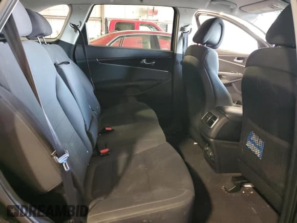 ✅ 2016 Kia Sorento LX • VIN: 5XYPGDA32GG003836 • Лот: 91187035. Опубликован ранее на Copart с пробегом 207 056 миль. Бесплатный доступ к архиву аукционных продаж из США и подробный отчёт об истории автомобиля на DreamBid. Изображение 11.