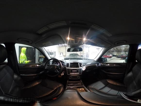 ✅ 2015 Mercedes-Benz M 350 • VIN: 4JGDA5HB6FA502253 • Лот: 43555376. Опубликован ранее на IAAI с пробегом 123 992 миль. Бесплатный доступ к архиву аукционных продаж из США и подробный отчёт об истории автомобиля на DreamBid. Изображение 18.