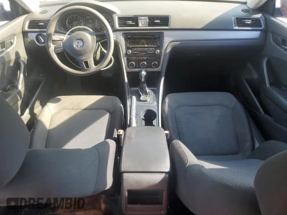 ✅ 2012 Volkswagen Passat S • VIN: 1VWAP7A30CC105929 • Lot: 85496895. Listed on Copart with 189,800 mi. Free auction sales archive from the USA and detailed vehicle history report at DreamBid. Image 8.