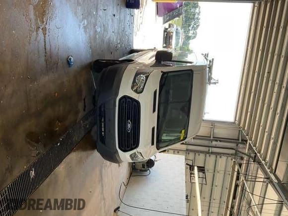 ✅ 2019 Ford Transit • VIN: 1FTYR2CM7KKB87344 • Lot: 42350330. Wystawiony na IAAI z przebiegiem 78 145 mil. Bezpłatny archiwum sprzedaży aukcyjnych z USA i szczegółowy raport historii pojazdu na DreamBid. Zdjęcie 1.