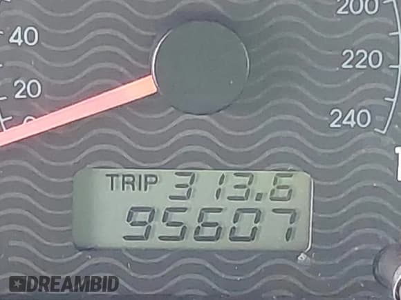 ✅ 2002 Hyundai XG L • VIN: KMHFU45E42A231664 • Лот: 43608761. Опубликован ранее на IAAI с пробегом 95 607 миль. Бесплатный доступ к архиву аукционных продаж из США и подробный отчёт об истории автомобиля на DreamBid. Изображение 7.