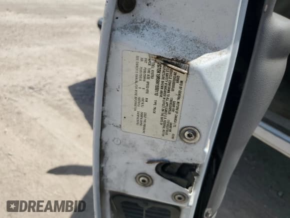 ✅ 1998 GMC Sierra 1500 • VIN: 2GTEK19R9W1550110 • Лот: 57166575. Опубликован ранее на Copart с пробегом 231 521 миль. Бесплатный доступ к архиву аукционных продаж из США и подробный отчёт об истории автомобиля на DreamBid. Изображение 12.