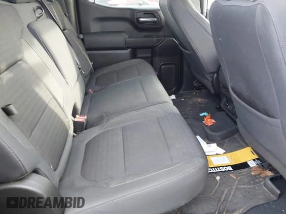 ✅ 2019 Chevrolet Silverado 1500 LT • VIN: 1GCUYDED3KZ221412 • Lot: 40814033. Wystawiony na IAAI z przebiegiem 150 547 mil. Bezpłatny archiwum sprzedaży aukcyjnych z USA i szczegółowy raport historii pojazdu na DreamBid. Zdjęcie 8.