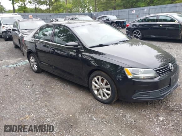 ✅ 2013 Volkswagen Jetta SE • VIN: 3VWDP7AJ7DM212911 • Lot: 42307323. Wystawiony na IAAI z przebiegiem 128 745 mil. Bezpłatny archiwum sprzedaży aukcyjnych z USA i szczegółowy raport historii pojazdu na DreamBid. Zdjęcie 1.