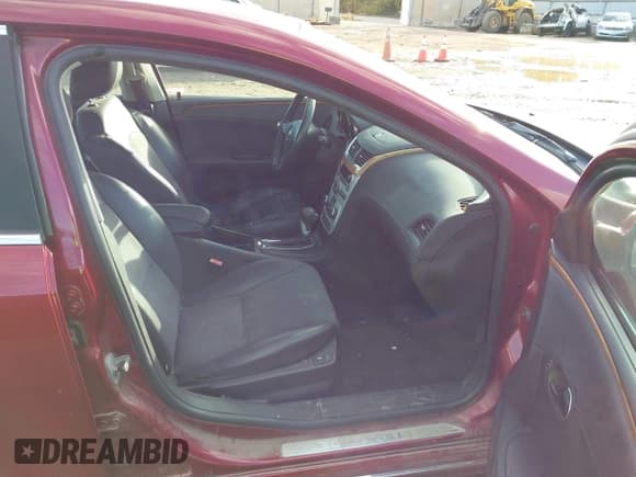 ✅ 2011 Chevrolet Malibu 2LT • VIN: 1G1ZD5E16BF215238 • Lot: 43606066. Listed on IAAI with 196,467 mi. Free auction sales archive from the USA and detailed vehicle history report at DreamBid. Image 5.