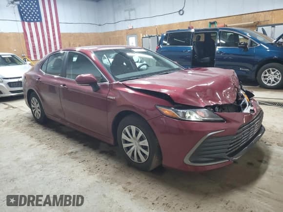 ✅ 2021 Toyota Camry Hybrid LE • VIN: 4T1C31AK4MU556395 • Lot: 90567235. Wystawiony na Copart z przebiegiem 99 383 mil. Bezpłatny archiwum sprzedaży aukcyjnych z USA i szczegółowy raport historii pojazdu na DreamBid. Zdjęcie 4.