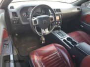 ✅ 2014 Dodge Challenger SXT • VIN: 2C3CDYAG3EH142443 • Lot: 75846514. Wystawiony na Copart z przebiegiem 94 377 mil. Bezpłatny archiwum sprzedaży aukcyjnych z USA i szczegółowy raport historii pojazdu na DreamBid. Zdjęcie 8.