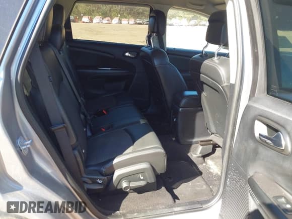 ✅ 2016 Dodge Journey Crossroad • VIN: 3C4PDCGG5GT240648 • Lot: 43438526. Listed on IAAI with 136,055 mi. Free auction sales archive from the USA and detailed vehicle history report at DreamBid. Image 8.