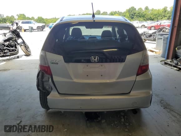 ✅ 2013 Honda Fit • VIN: JHMGE8G33DC024990 • Lot: 66719435. Wystawiony na Copart z przebiegiem 144 168 mil. Bezpłatny archiwum sprzedaży aukcyjnych z USA i szczegółowy raport historii pojazdu na DreamBid. Zdjęcie 6.