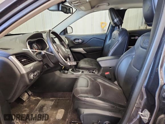 ✅ 2018 Jeep Cherokee Overland • VIN: 1C4PJMJX1JD593957 • Lot: 80904555. Listed on Copart with 62,075 mi. Free auction sales archive from the USA and detailed vehicle history report at DreamBid. Image 7.