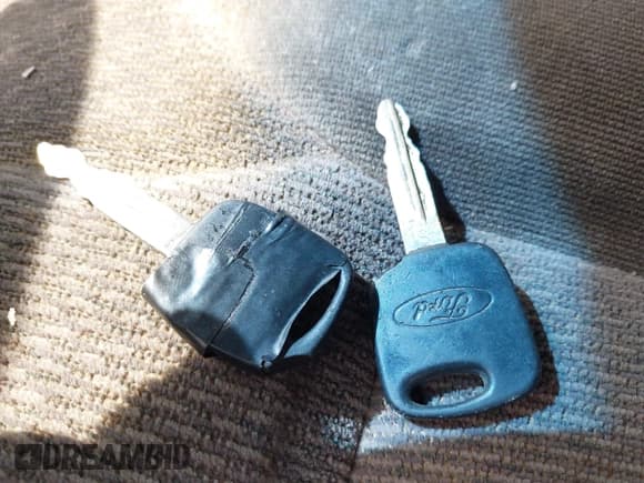 ✅ 2000 Ford Excursion XLT • VIN: 1FMNU41S4YED77720 • Lot: 42134089. Listed on IAAI with 116,199 mi. Free auction sales archive from the USA and detailed vehicle history report at DreamBid. Image 11.