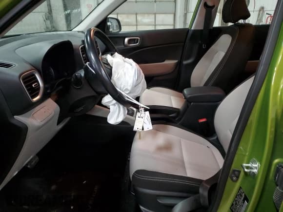 ✅ 2020 Hyundai Venue SEL • VIN: KMHRC8A31LU024161 • Lot: 41380715. Listed on Copart with 31,456 mi. Free auction sales archive from the USA and detailed vehicle history report at DreamBid. Image 7.