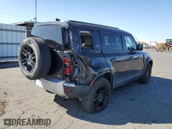 ✅ 2020 Land Rover Defender S • VIN: SALEJ7EX4L2021369 • Lot: 70287013. Wystawiony na Copart z przebiegiem 14 901 mil. Bezpłatny archiwum sprzedaży aukcyjnych z USA i szczegółowy raport historii pojazdu na DreamBid. Zdjęcie 3.